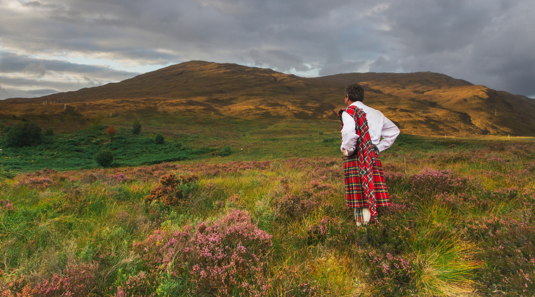 Vêtements et Accessoires en Tartan pour Hommes et Femmes