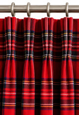 Rideaux à plis pincés en tartan