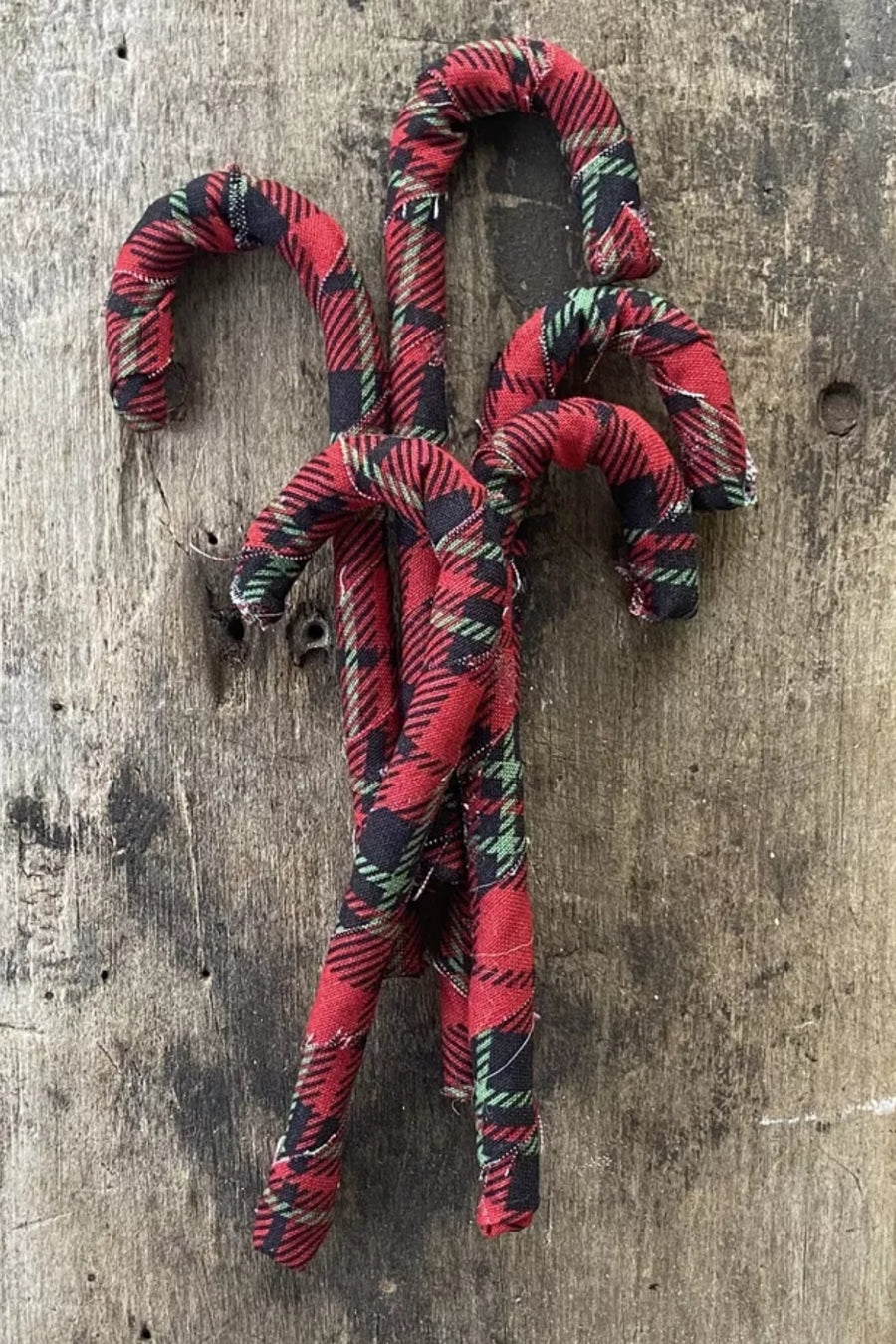Décoration en forme de canne à sucre en tartan (paquet de 6)
