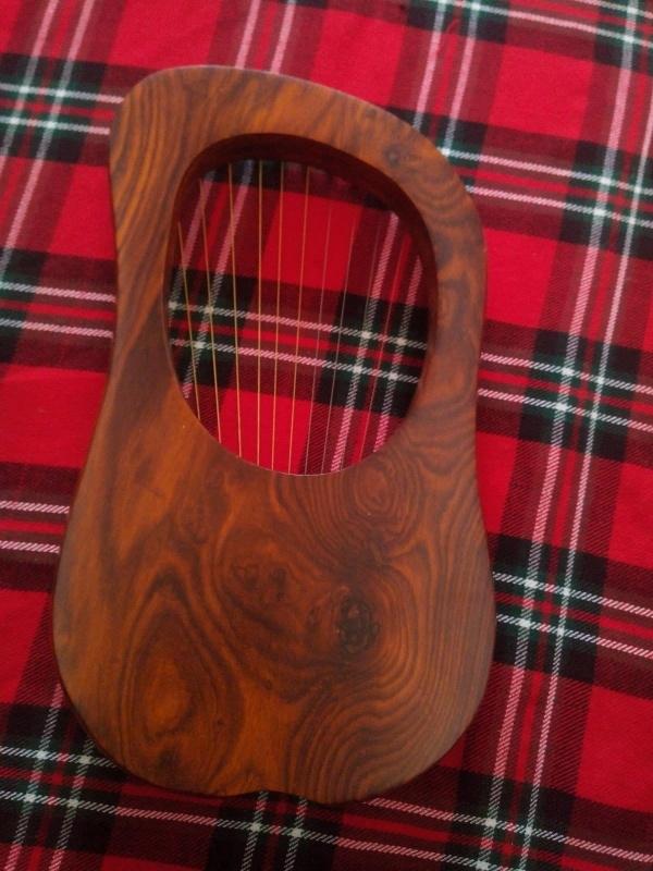 New Lyra Harp Rosewood With Metal String back